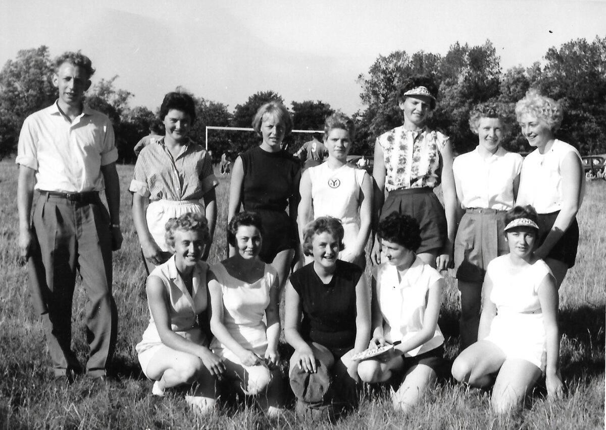 Match gubbar och töser 1959 Fr vä: J-E 