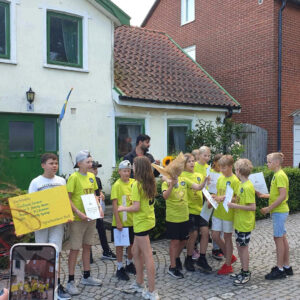 Årskurs 5 Borrby skola. Diplom för vinst i Vi i Femman 2023. Wille Montan och Vidde Åkesson (reserver Sigrid Ingvarsson och Filip Reslow).